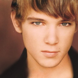 crush-for-guys:  When Max Thieriot was cute,