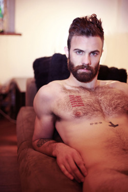 fuckyeahhugepenis:  Kiel Mannix everyone… He looks so much cuter with beard on.