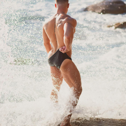 anearlystr8guy:emtrobarasalaplatja2:I need a nude beach day soon!