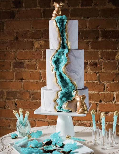 recovering-and-healing:PRETTY INCREDIBLE GEODES WEDDING CAKESSome cake designs using rock candy, wit