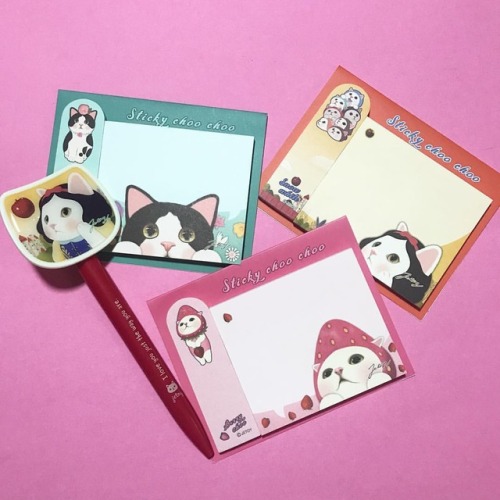 choochoocat:Keep your notes sweet and cute with our sticky note pads. Three cute designs available o