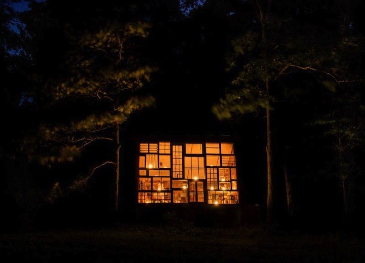  A cabin in West Virginia built with salvaged materials on a $500 budget by photographer