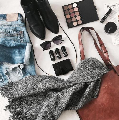 rosegalfashion:Can ripped boyfriend jeans, black boots and a warm scarf get any cooler? Yes! Add sty