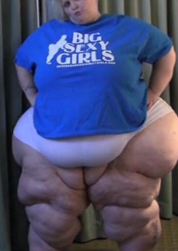 plmartin2014me:  Miam , des grosses cuisses pleine de cellulites . 