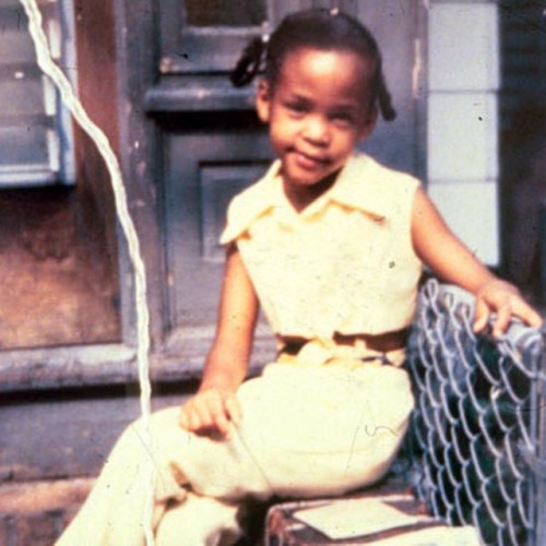 whitneysfanclub:#TBT with a young Whitney just as cute as can be I love this picture!! #WhitneyHouso