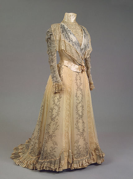 fripperiesandfobs:Worth dress of Empress Maria Feodorovna, 1898From the State Hermitage Museum