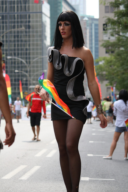 lchdress: Transvestite in black pantyhose