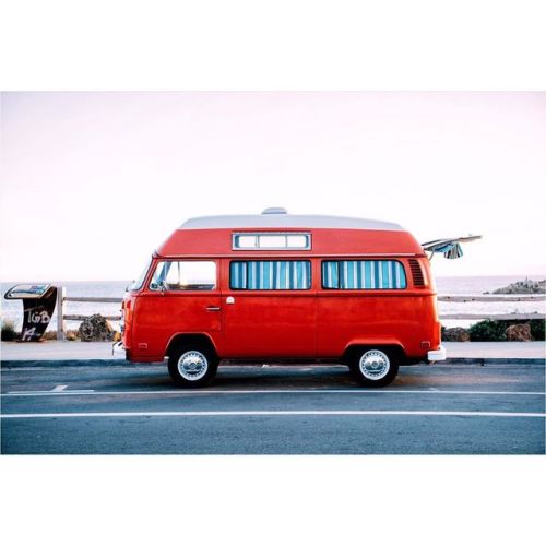 #vwbus #vw #santacruz #california #surfphotography #montereybay #packyourtrash #bluemind #hippyvan #