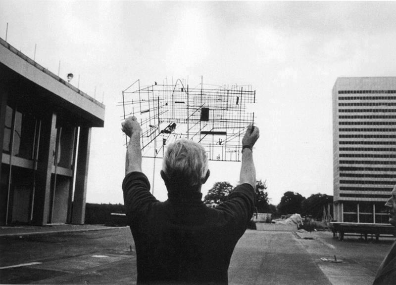 letsbuildahome-fr:  Jacques Tati launching into the construction of “Tativille”