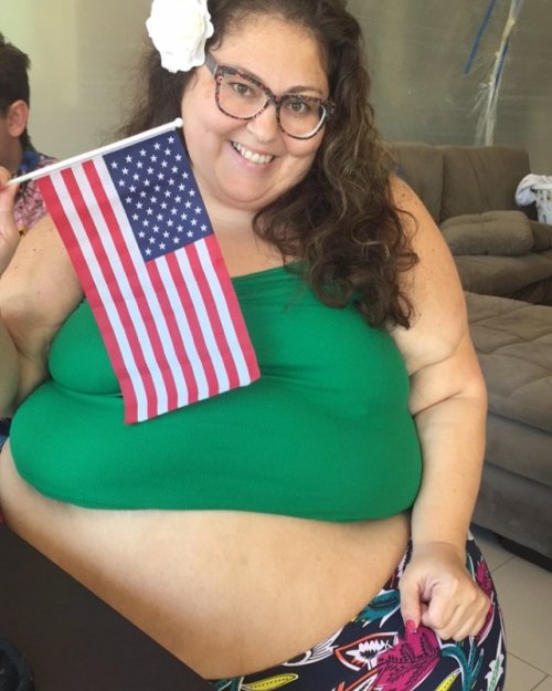 bigcutieellie: Happy Fattest Fourth Of July!! We are already feasting! This feedee is gonna be fat a