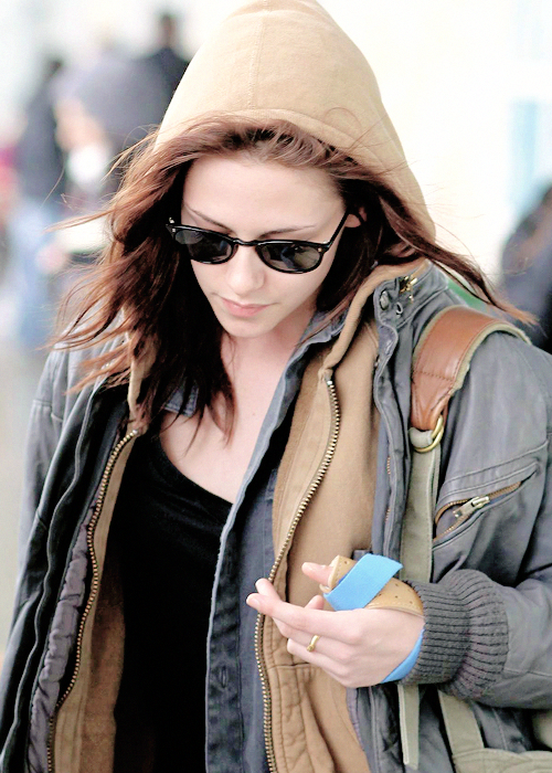 lipstick-lesbian:  ♀♡♀ 