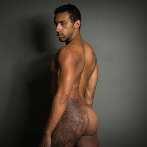 dominicanblackboy:  A sexy moment wit hot tatted gorgeous muscle ass Jay Alexander and his fat juicy dick!😍