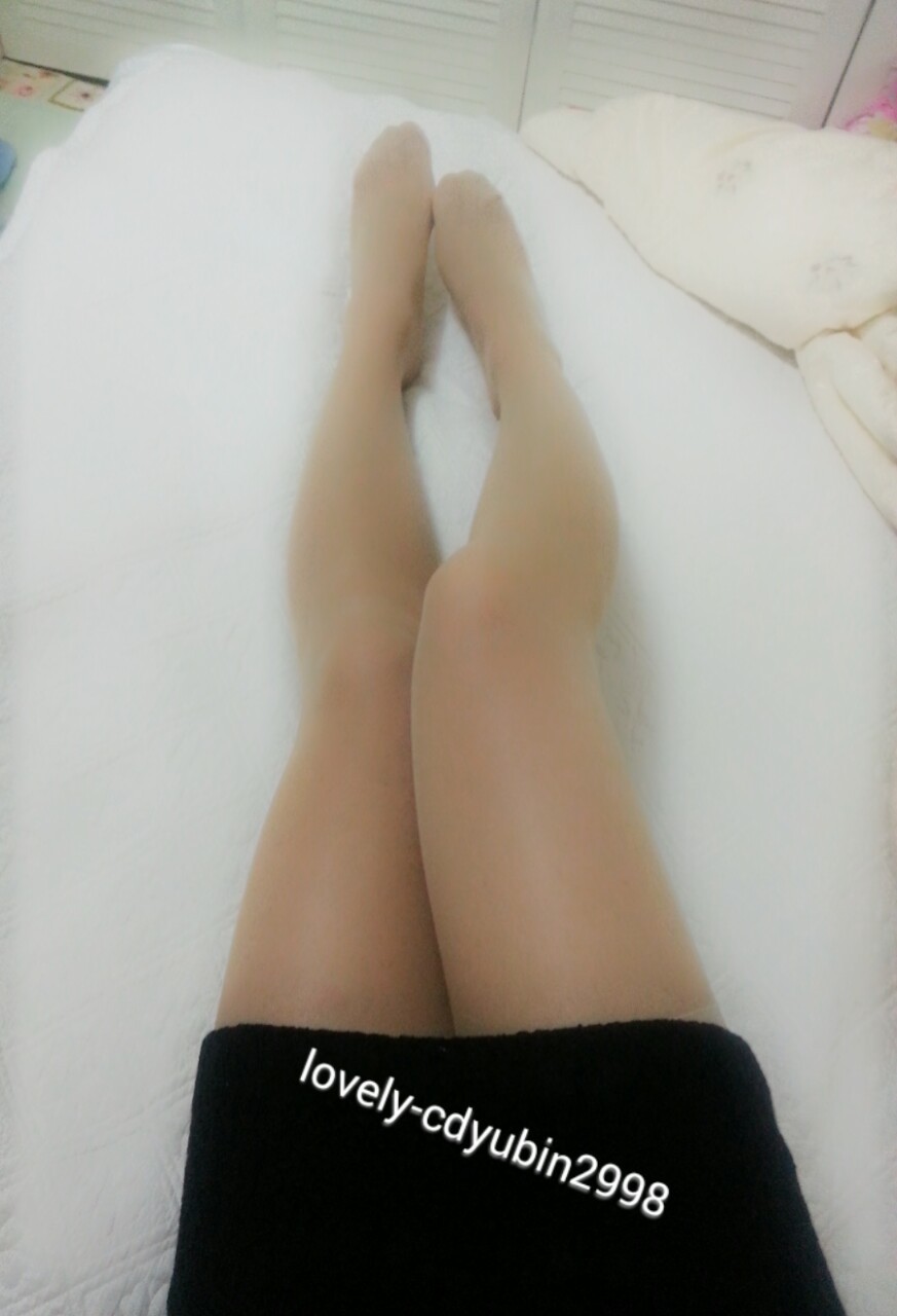 lovely-cdyubin2998:  빨아줘~♡그리구 벌려봐~♡내가 박아줄께~♡