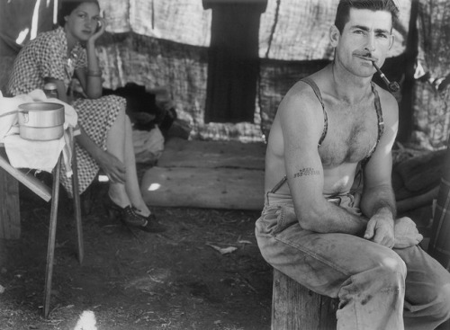 Dorothea Lange (1895-1966)Unemployed lumber worker goes with his wife to the bean harvest, Oregon 19