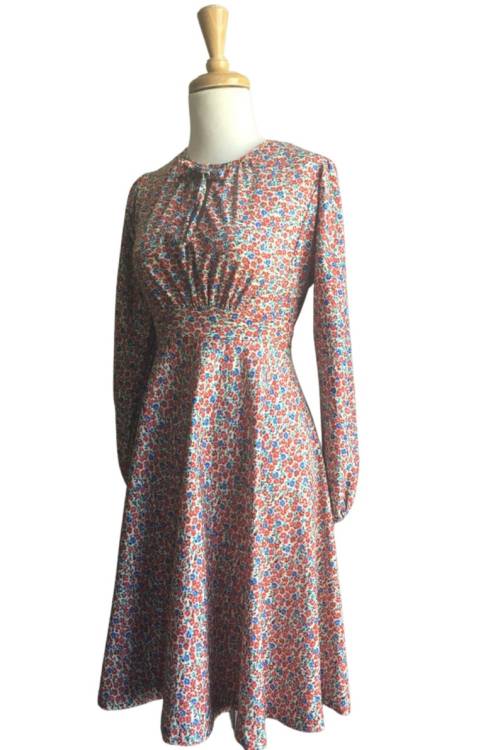 True vintage, 60s/70s floral dress. x