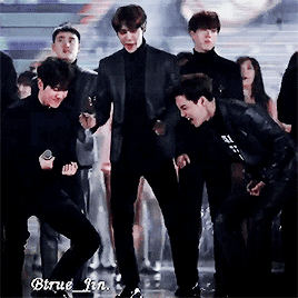 baehkkyun:  baekhyun’s roar influenced the maknaes… especially jongin!