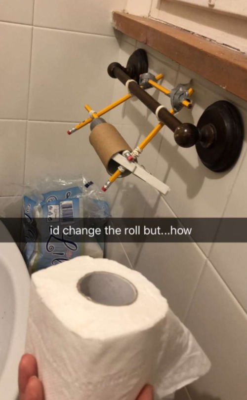 personalgrowthforsale:  lemonvortex:  lemonvortex:       Women on twitter are sharing weird things theyve seen in bathrooms at guys houses and im fucking screaming why are men like this     ONE OF THEM HAD A GARDEN HOSE INSTEAD OF A SHOWERHEAD BYE   Why