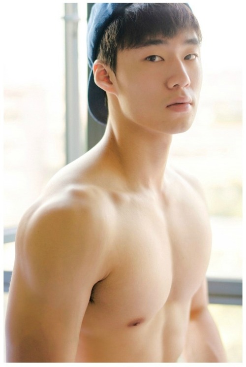 asianguymichael: spermboyz:In love with smooth-body guyzCute n nice smooth body