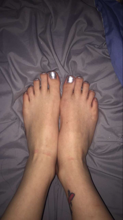 What do you guys think of my friends feet? If we can get 200 likes she will create a page.