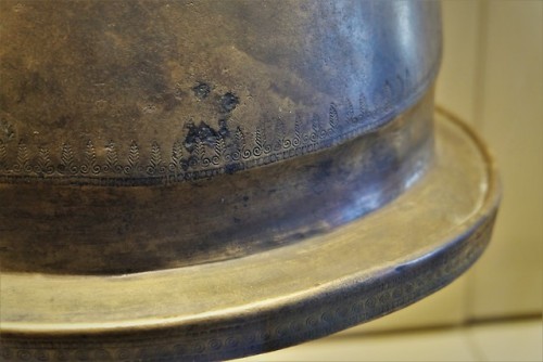 barbucomedie:Etruscan Helmet from Italy dated to the 5th Century BCE on display at the National Arch
