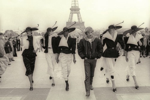 girlsboysartpleasure: maryjopeace:GUY MARINEAU | CLAUDE MONTANA AND MODELS | PARIS | OCTOBER 1979 | 