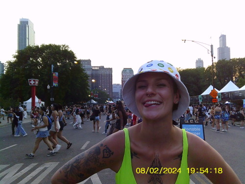That Time We Went To Lolla To See Chappell And Somehow Ended Up In The Front Row Of Her Biggest Crowd