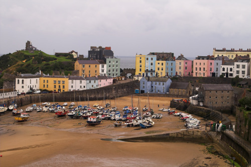 (via Tenby harbour, a photo from Pembrokeshire, Wales | TrekEarth)Tenby, Wales, UK