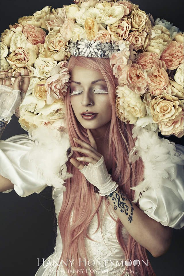 ashtrayheart-ashtrayarts:
“- Unfold -
Model, make up, styling: Model Ashtrayheart (me)
Photo, retouch: Hanny Honeymoon Photography
Crown, collar: Jumeria Creations
Assistance: Fairyworld