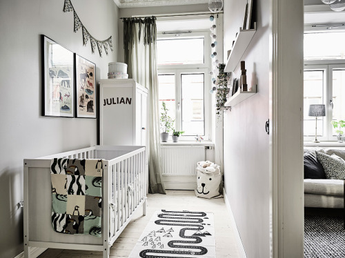 adorable-home: Lovely Swedish apartment with gray and silver tones via Entrance Fastighetsmäkle