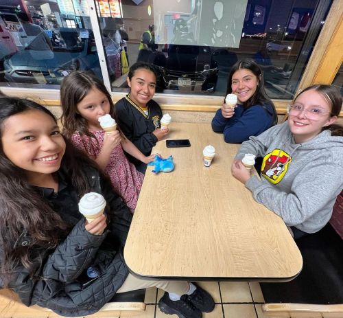 Free Ice Cream Cone Day 🍦
We love @dairyqueen 🤘🏽
Happy 1st day of Spring 🌼
#chicasrock #coolestgirlsintown (at Dairy Queen)
https://www.instagram.com/p/CqCarwrMuQp/?igshid=NGJjMDIxMWI=