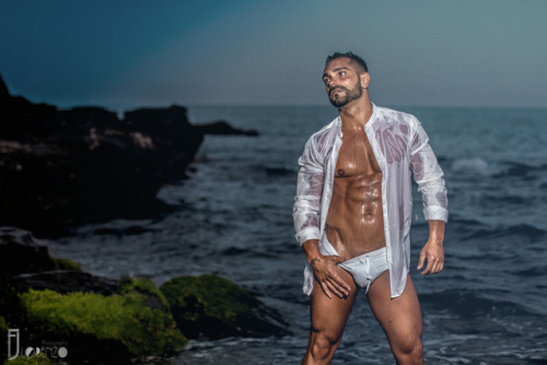 L'été (III)Model: Carlos M. @carlocautivo. Málaga.Complete uncensored photo shoot in Issue 3 of #Str