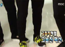 v-dyo:  poor kyungsoo got teased for his all black fashion 