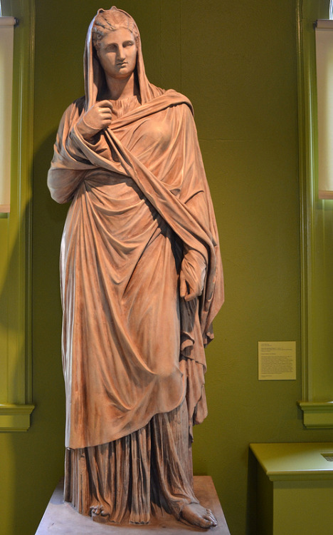 haru-mejiro:Plaster cast of the ‘Large Herculaneum Woman’ Copy of 1st c. CE Roman m