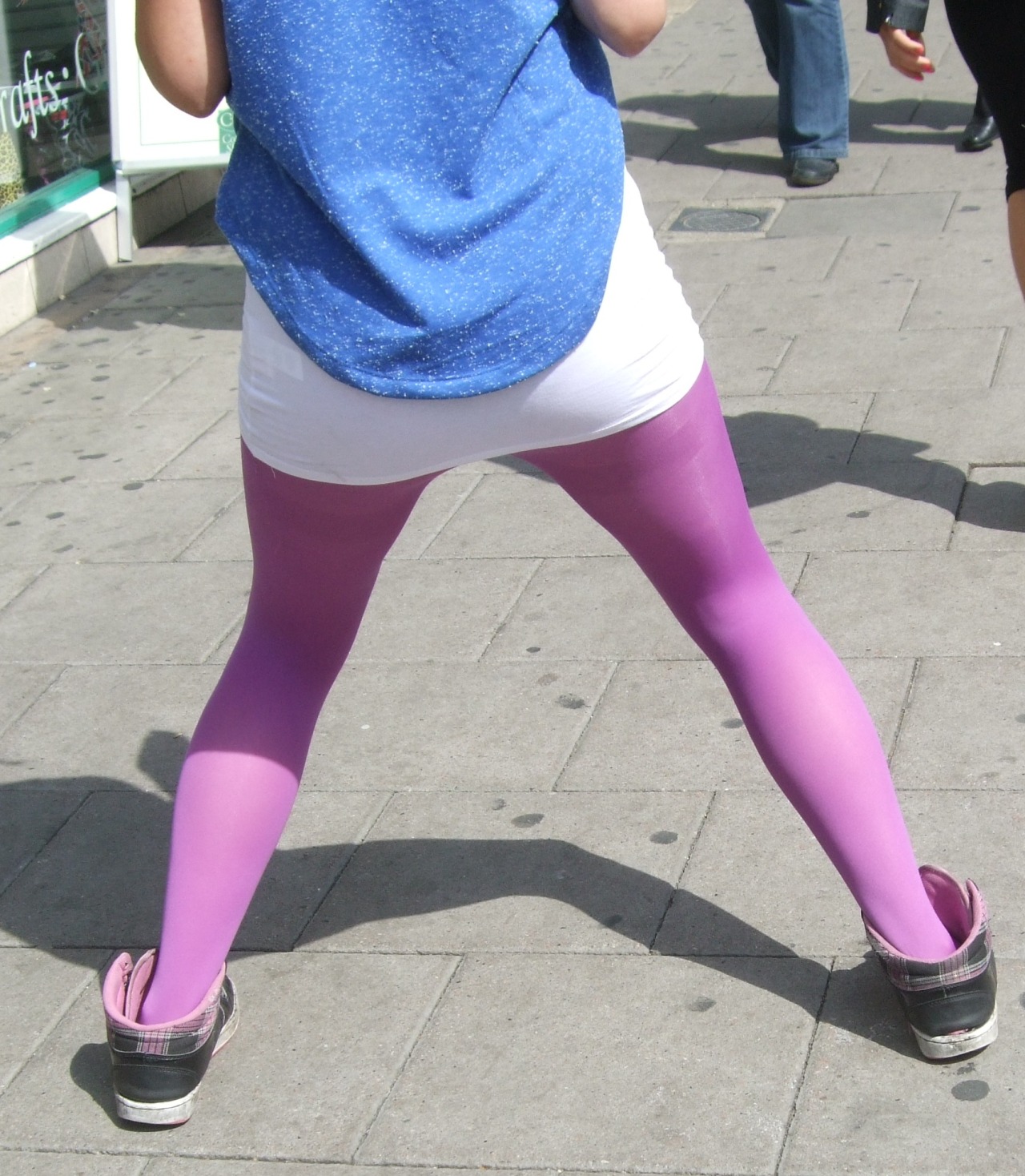 hosedlegs:  100 pics on Hosed Legs! 