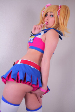 hottestcosplayer:  We feature the hottest