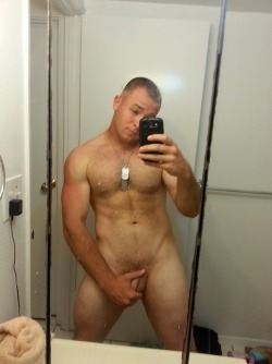 worldssexiestarmyguys:  Very nice, shame he had no ass picture… Love it if you think he should have!  Submissions always welcomed… come on guys show us what you’ve got!  WSAGs http://www.worldssexiestarmyguys.tumblr.com  We invite hot amateur army,