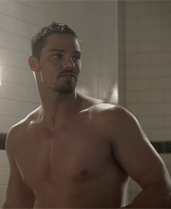 hotfamousmen:  Jay Ryan