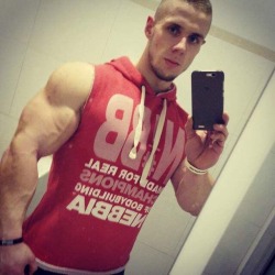 Love Big Muscle