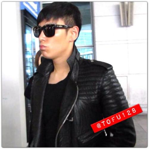 fvcktabitop:130420 TOP at Incheon AirportSource: TOFU128