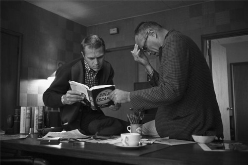 zzzze: SID AVERY Steve McQueen at work with director John Sturges.1961 Photograph: Black and White T