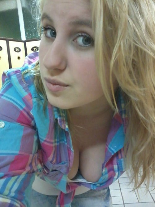 yogapantsgirlsworld:  Nice blondeWatch sexy girls Here !!Are u horny ? click Here !