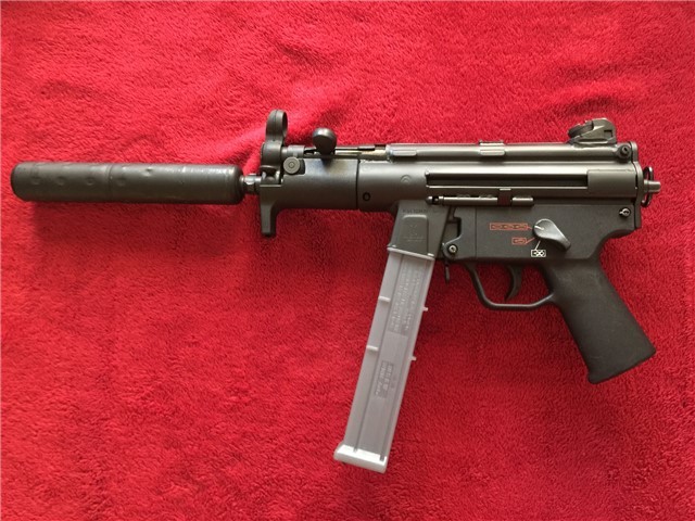 gunrunnerhell:  HK MP5K/10 The hard to find 10mm Auto chambered variant of the MP5.