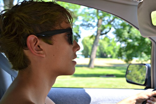 tropicallings:  aquami-nt:  mangoo-kids:  whexican:  tan + driving  Check out my blog for more posts
