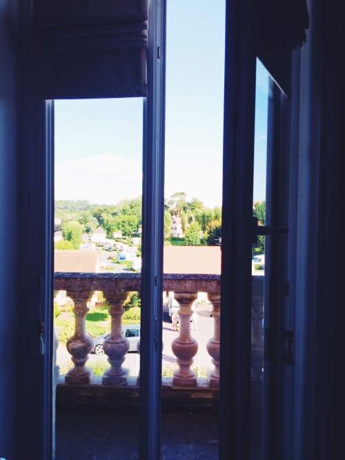 stunningmrc:i’m staying in a castle in france tonight