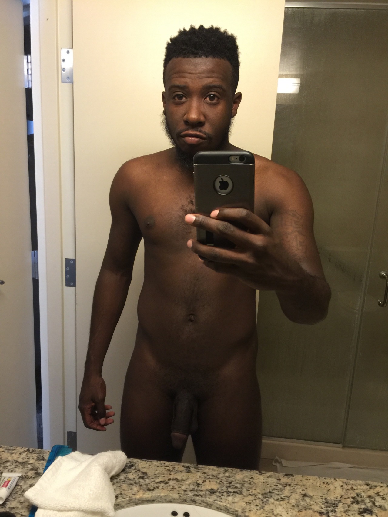 dachocolatefactory:  igottrade443:  Submission  Some nigga named Davae from DE  🙌🏾😋😜