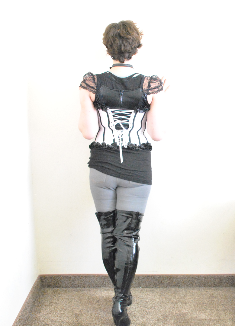 kittafterdark:  Tight CorsetFelt like doing something provocative &lt;3 