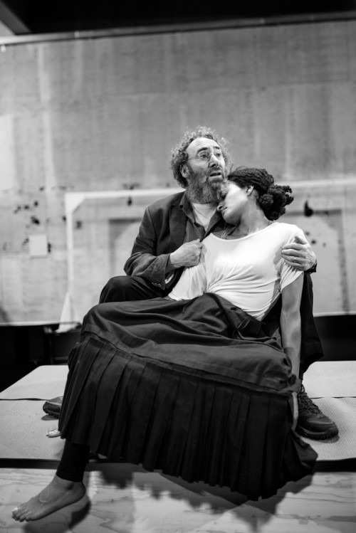 thersc: Rehearsal photos for King Lear, with Antony Sher in the title role. Photos by Guillem Trius 