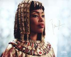 throughsanaseyes:  superheroesincolor:  Gina Torres as Cleopatra on Xena.  Yes!!