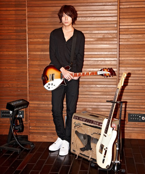 【ONE STYLE】自分たちが作り出した音楽。エッジ感溢れるサウンドとボーカルでファンを魅了する4ピースロックバンド・lego big morlのギターボーカル、カナタタケヒロさん。誰にも負けない&