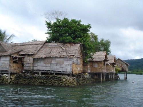 A man-made island in the Langa Langa Lagoon, Malaita (Solomon Islands), threatened by the rising sea